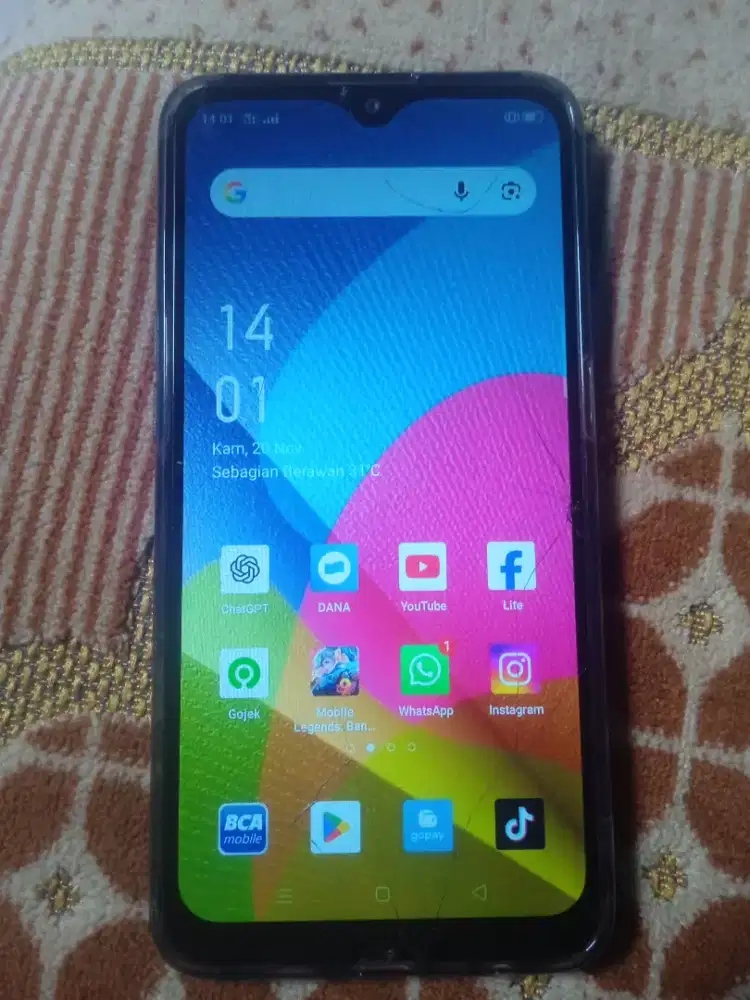 Oppo A12 minus retak