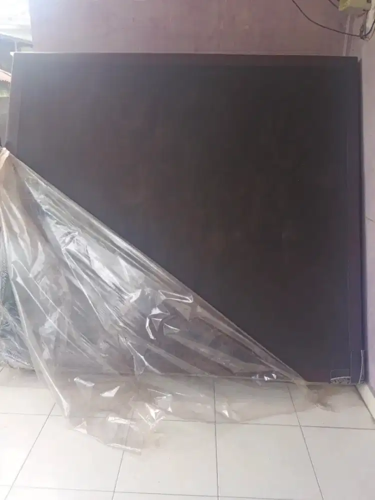 Divan 6 kaki masih bagus tanpa kepala