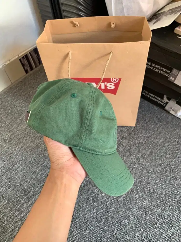 Jual Topi Original Levi's Kondisi Masih Mulus Preloved