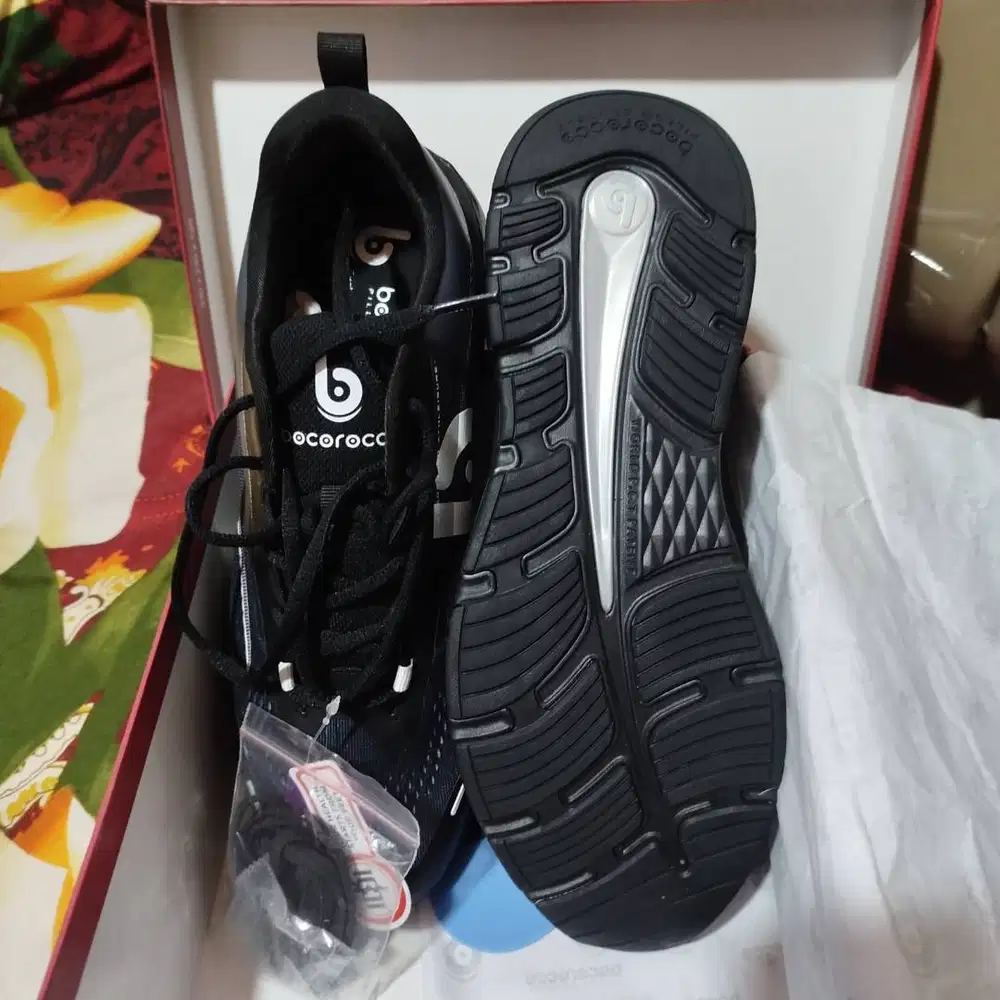 SEPATU UNTUK OLAHRAGA SEHAT