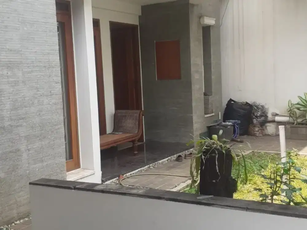 Rumah Siap Huni 2 Lantai di Panglima Polim, Kebayoran Baru – Lokasi Premium Jakarta Selatan