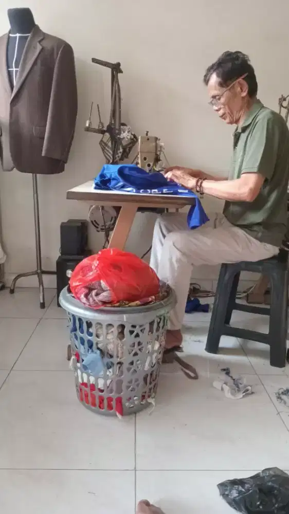 Dicari tukang jahit dan potong utk pakaian butik