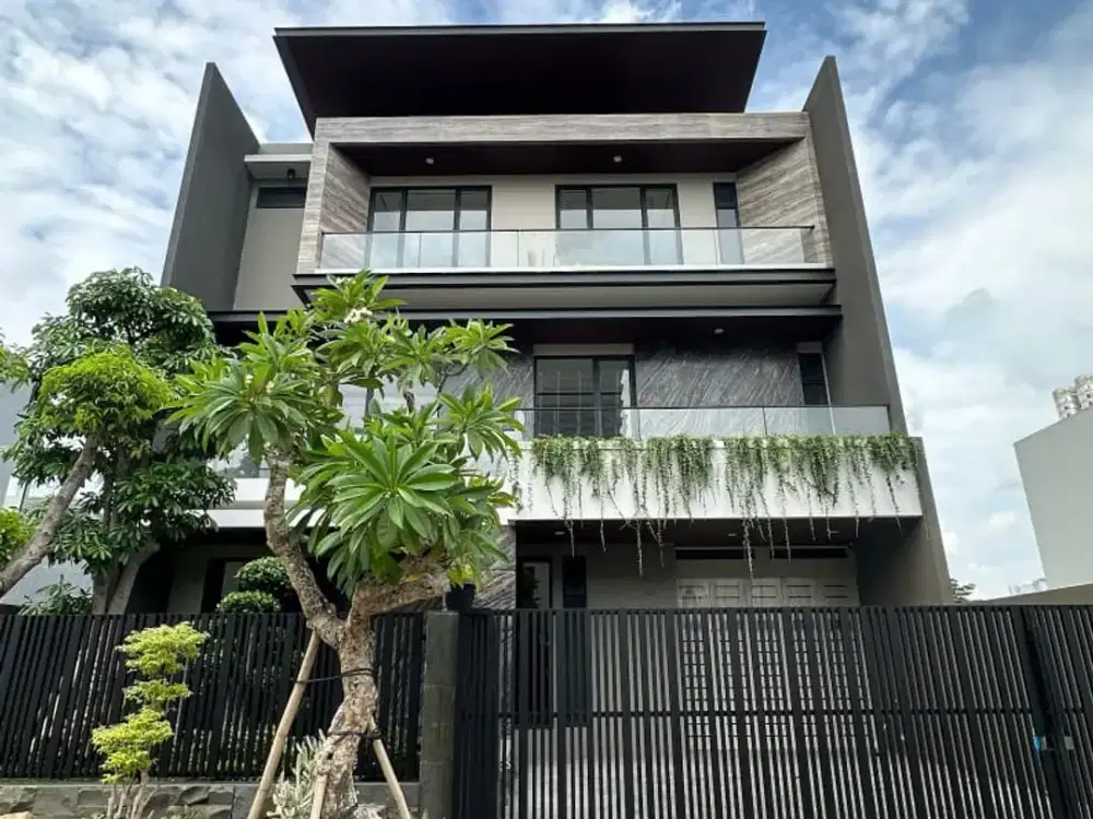 Rumah 3 Lantai Baru Minimalis di Citraland North Emerald Manison