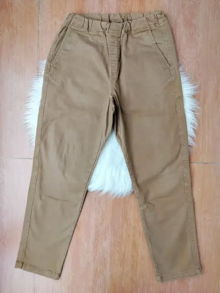 Celana chinos UNIQLO