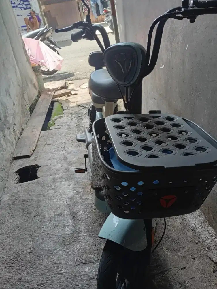 Sepeda listrik yadea ding ding