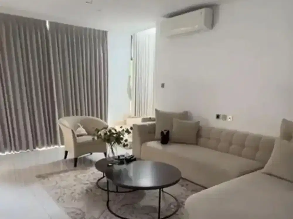 Rumah siap huni istimewa Setiabudi Regency