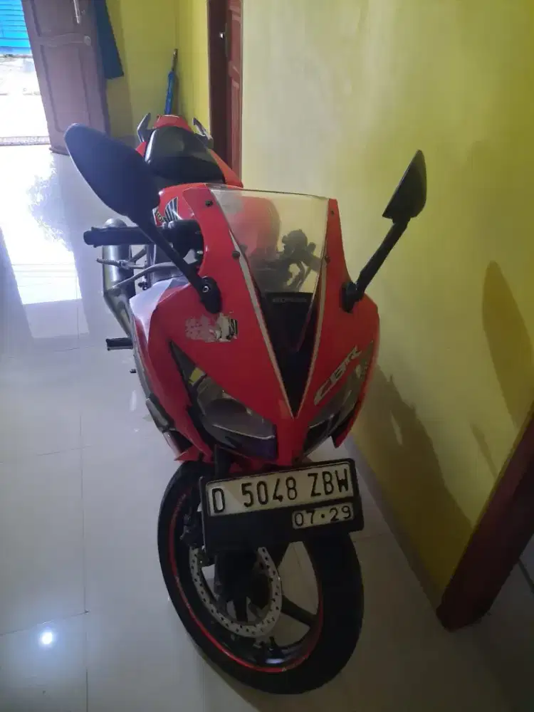 HONDA CBR150 TH2015