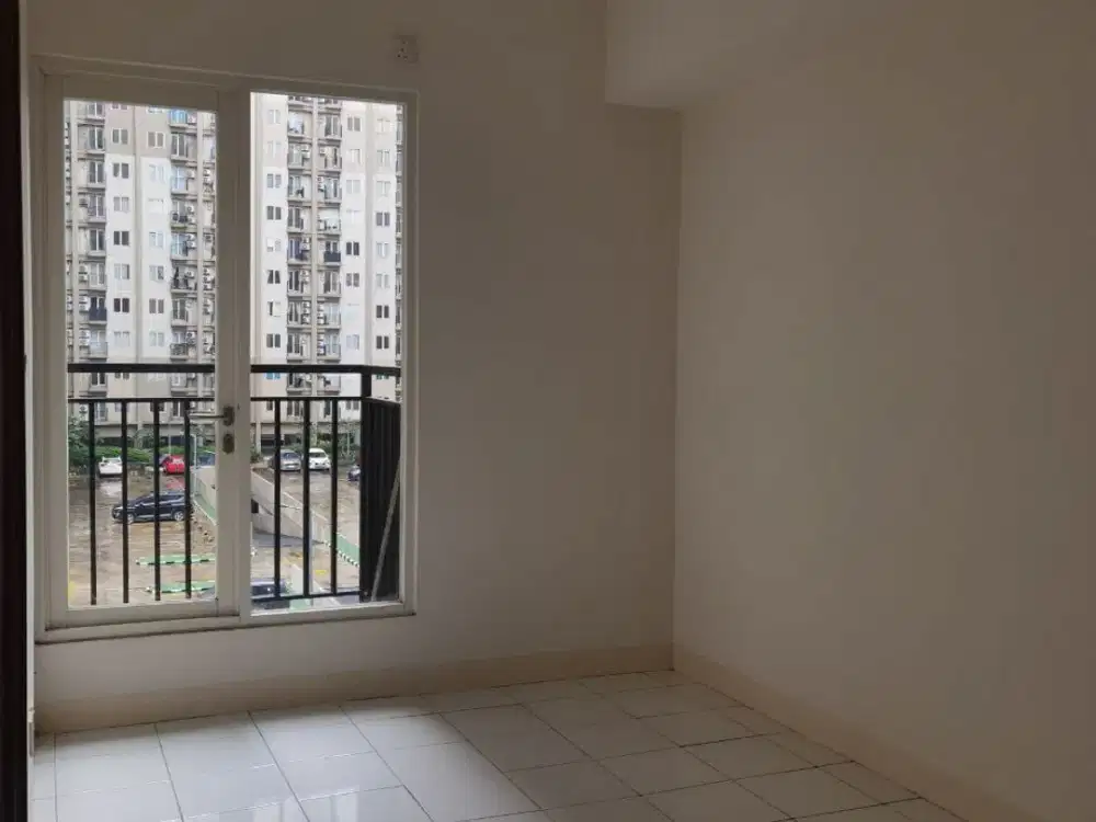 Sewa Tahunan Podomoro Golf View 2BR Nyaman, Bersih, dan Terawat Lantai Rendah