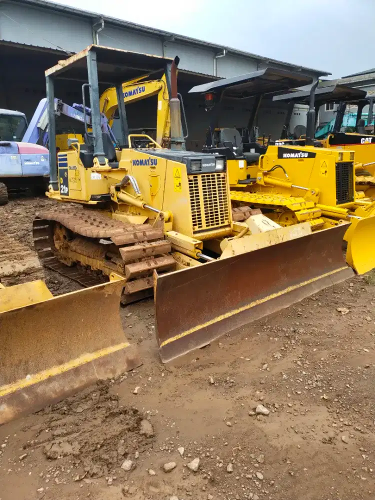 Bulldozer Komatsu D21P-8 Tahun 2025