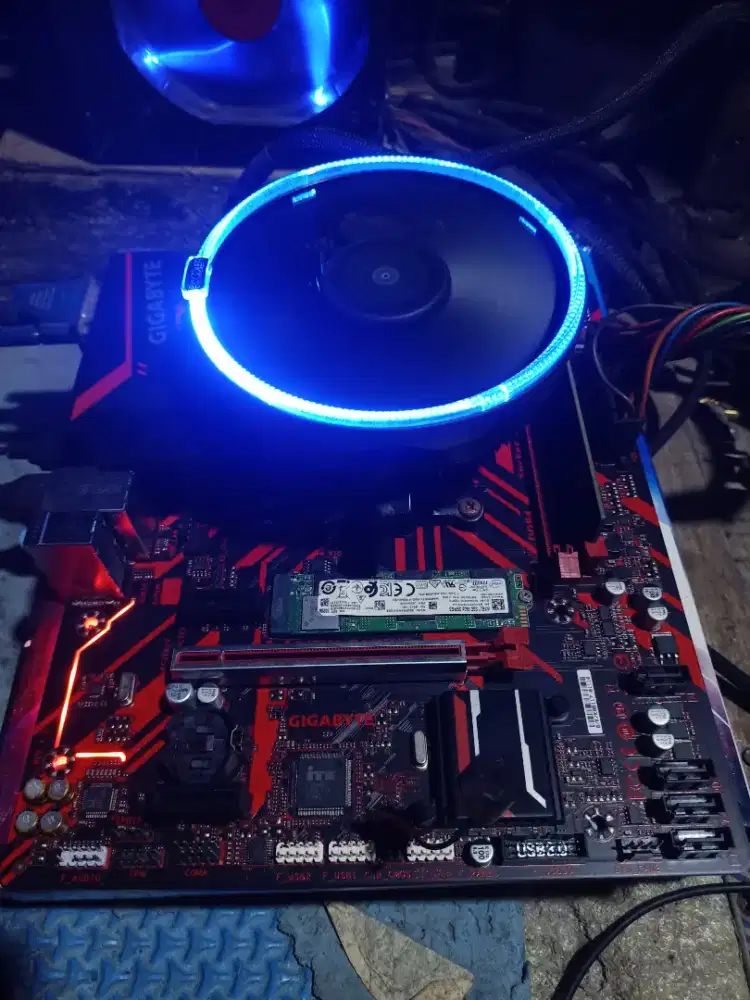 Mainboard B450m gigabyte