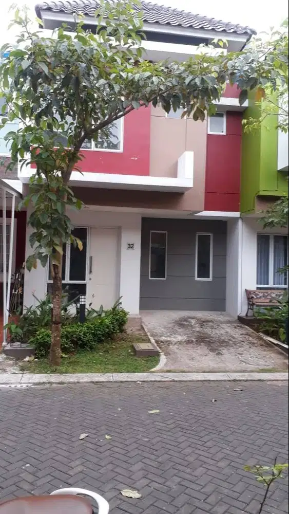 Disewakan Rumah 2 Lantai Malibu Village Gading Serpong, Tangerang.