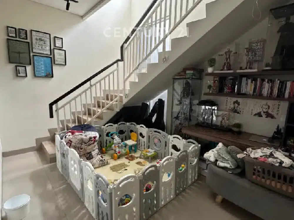 Rumah Siap Huni 4 Kamar Tidur Di JGC Cakung Jakarta S9287