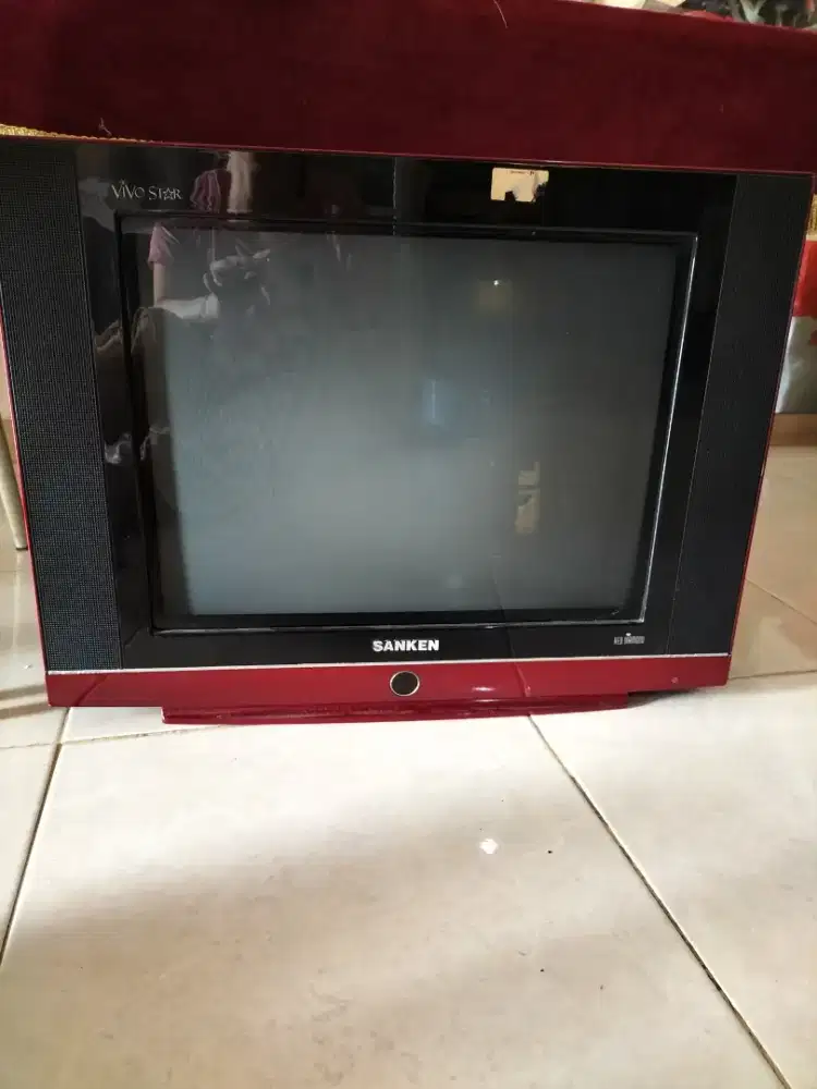 Tv 21 sanken bekas dan set top box  advance