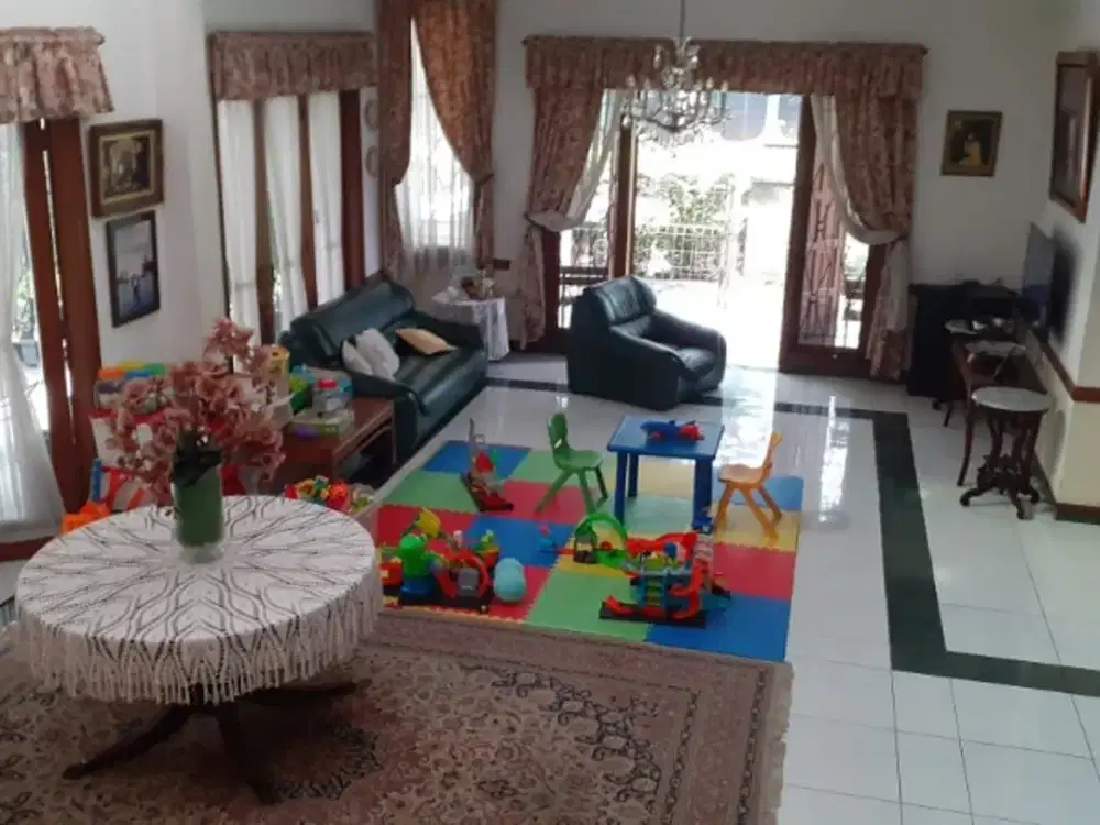 rumah lama siap huni di lebak bulus