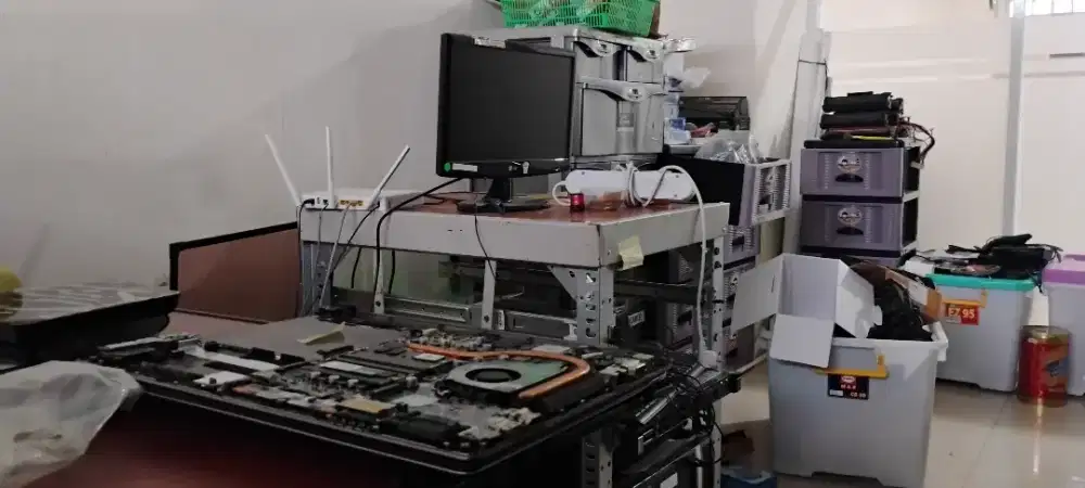 SERVIS KOMPUTER DAN LAPTOP