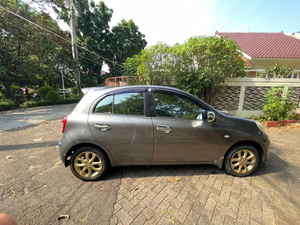 Nissan March 2013 Bensin