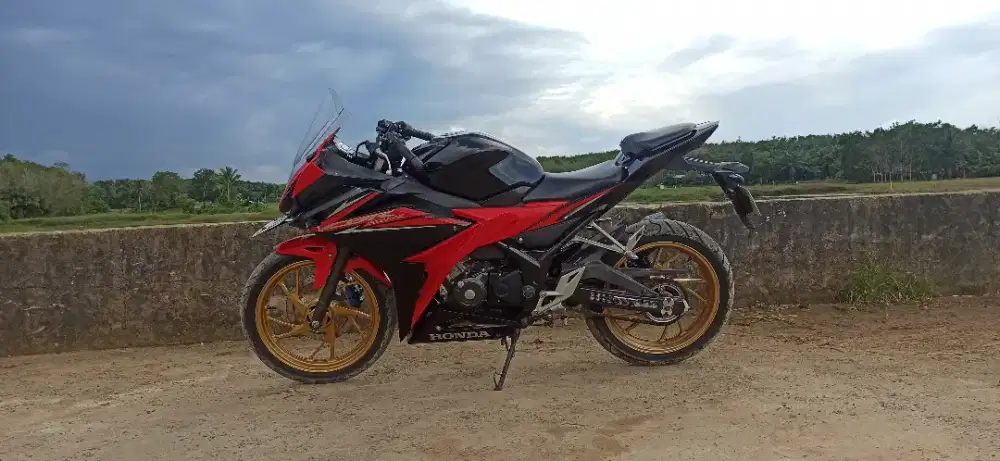 cbr 150 pakaian pribadi
