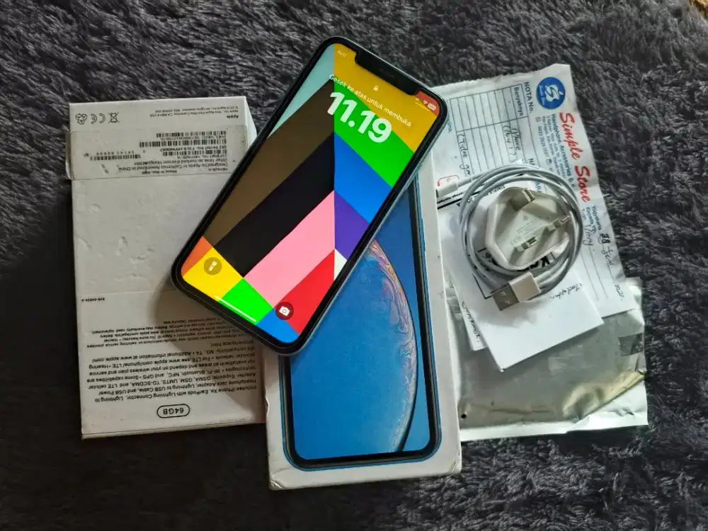 Iphone XR 64 blue sky. Limit provider.