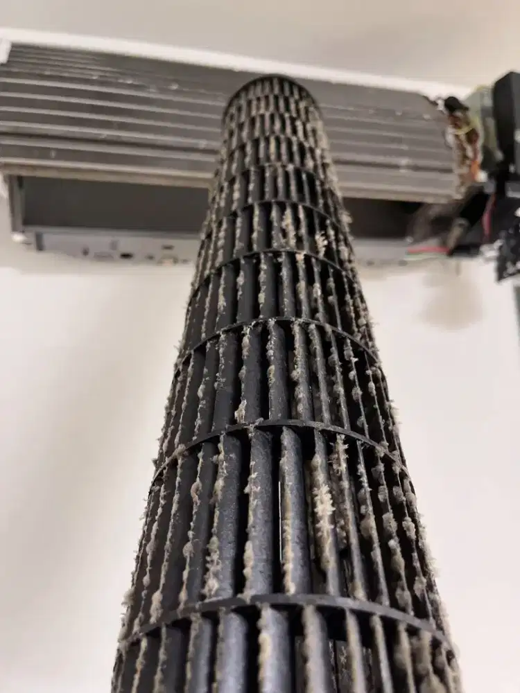 SERVICE AC PERBAIKAN DAN MAINTENANCE