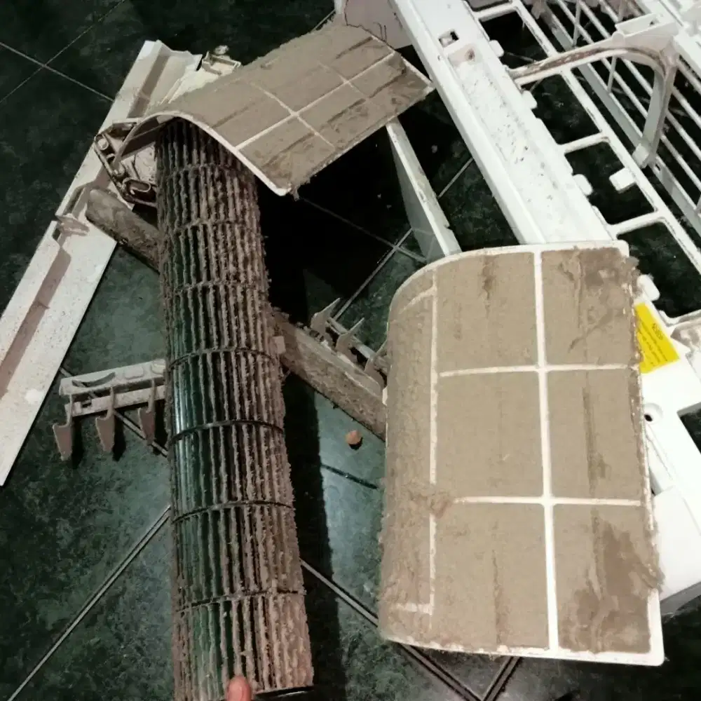 SERVICE AC PERBAIKAN DAN MAINTENANCE