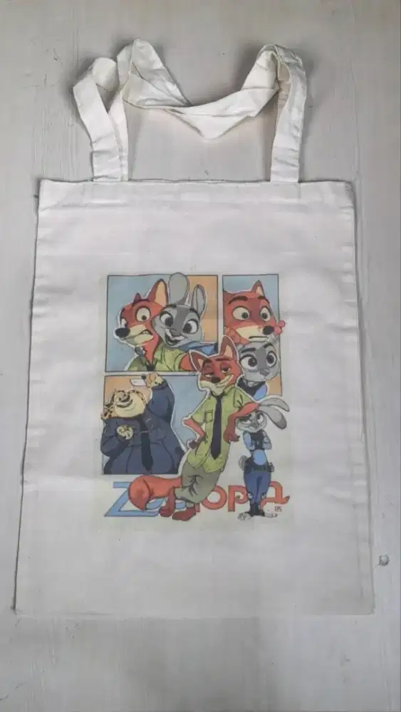 Tote Bag Karakter Disney Zootopia - Nick & Judy Comic Style - HSC 2025