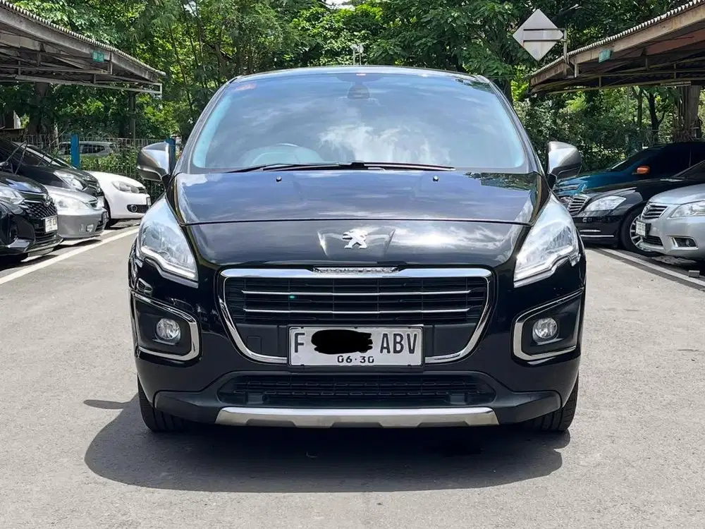PEUGEOT 3008 1.6 AT 2016 HITAM