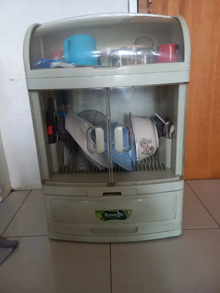 Lemari Rak Piring Rovega minimalis