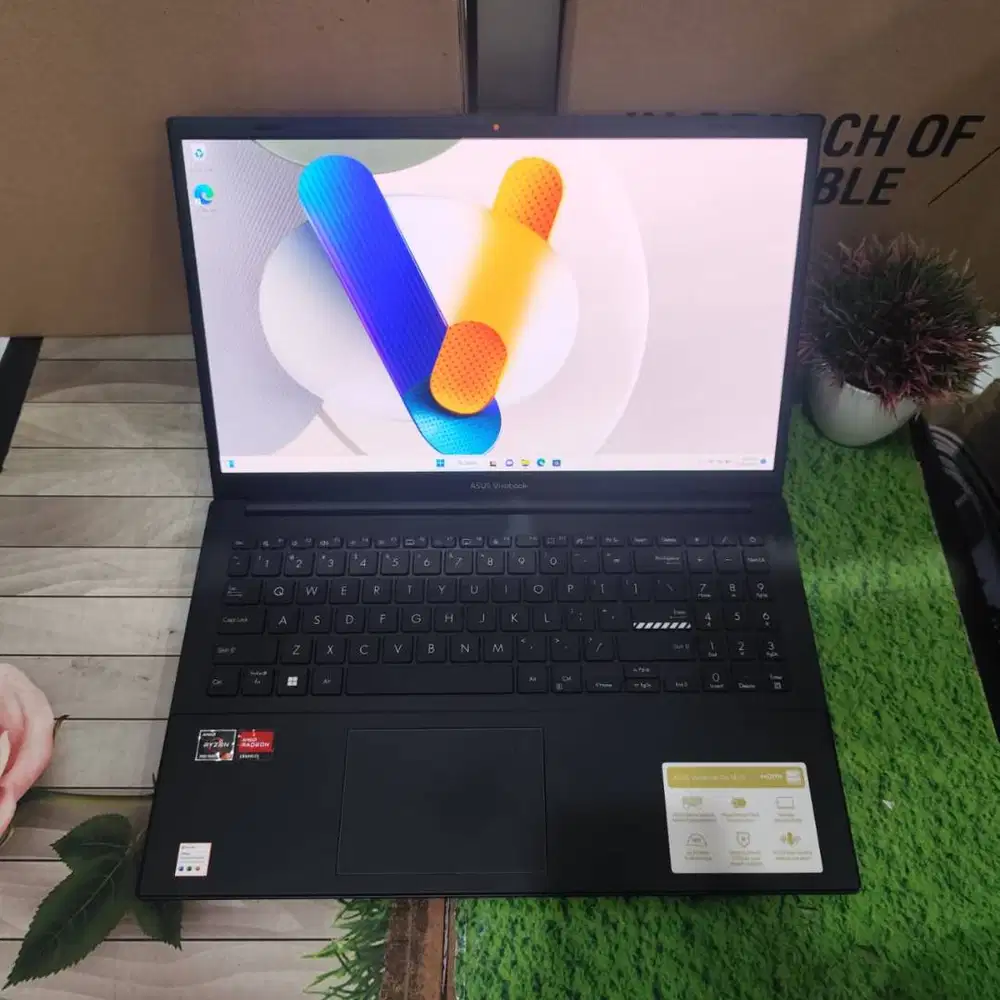 LAPTOP Asus Vivobook E1504FA AMD Ryzen 3-7320U RAM 8GB SSD 512GB OLED