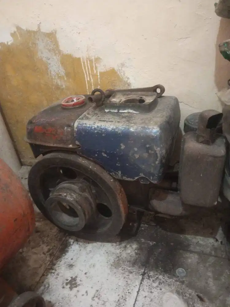 Jual Mesin Kompressor Kondisi apa adanya. Masih berjalan Normal.