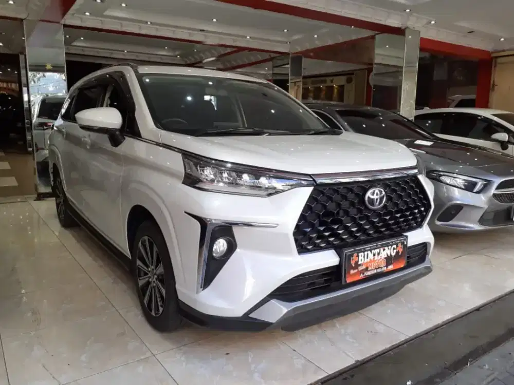 AVANZA VELOZ 1.5 MT 2022 KM RENDAH  / MODEL THN 2023 (BINTANG MOTOR)