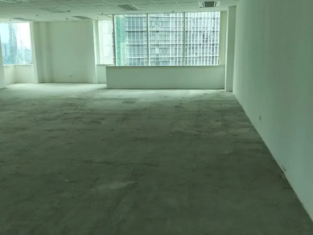 SEWA KANTOR DI JAKARTA SELATAN  KUNINGAN  112M2 BARE  200K NEGO