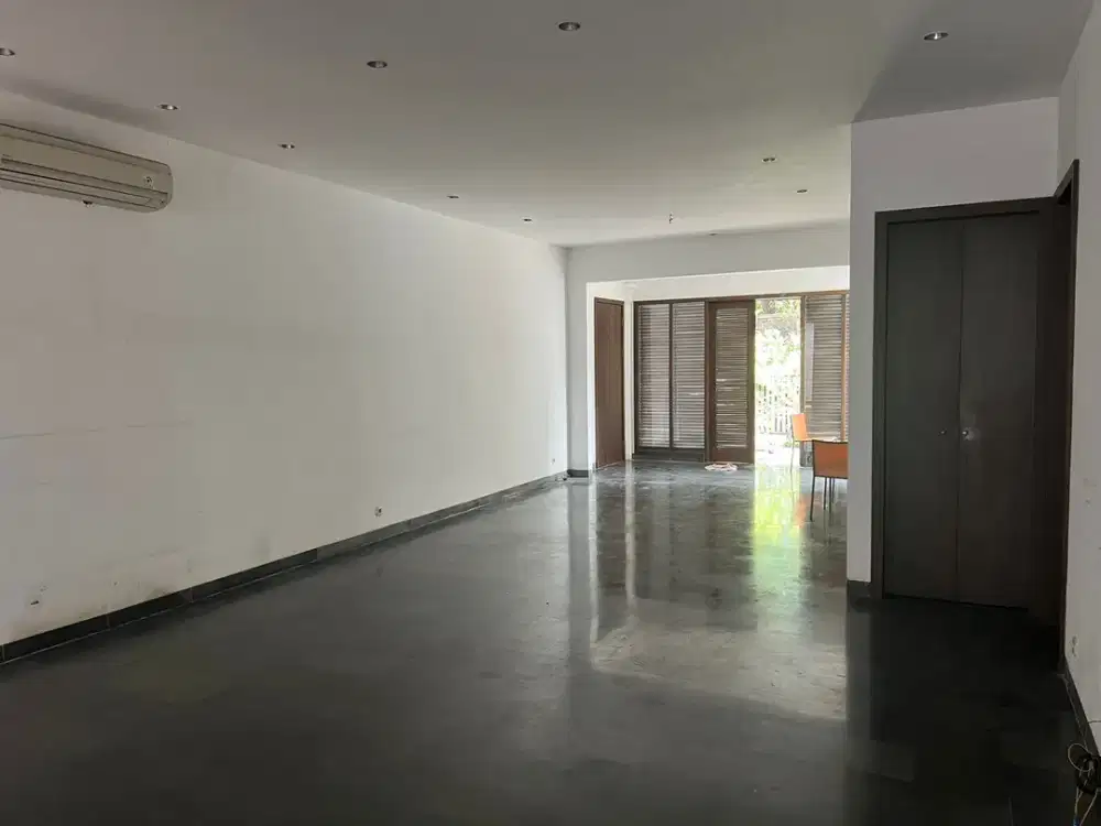 Dijual rumah di Vila Cinere Mas, Selatan Jakarta, Siap huni, sejuk bebas banjir