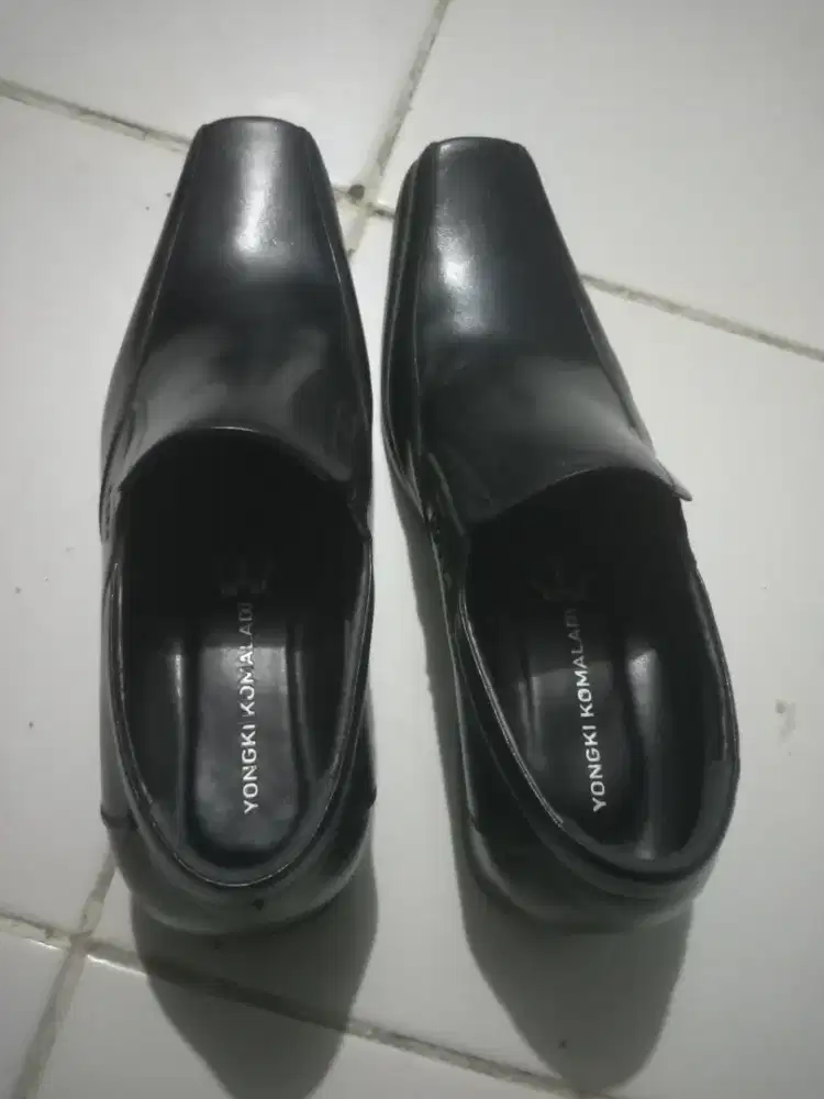 Sepatu pria Yongki komaladi