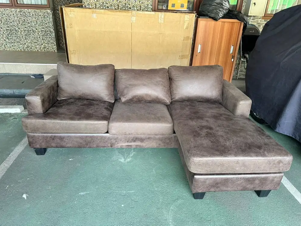 Louise sofa sudut coklat tua