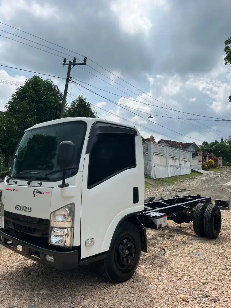 Isuzu Elf NMR 71 Th 22 Euro 2