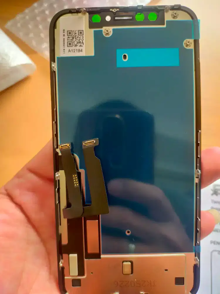 Dijual lcd iphone xr. Masih garansi ekaceluler. Baru.