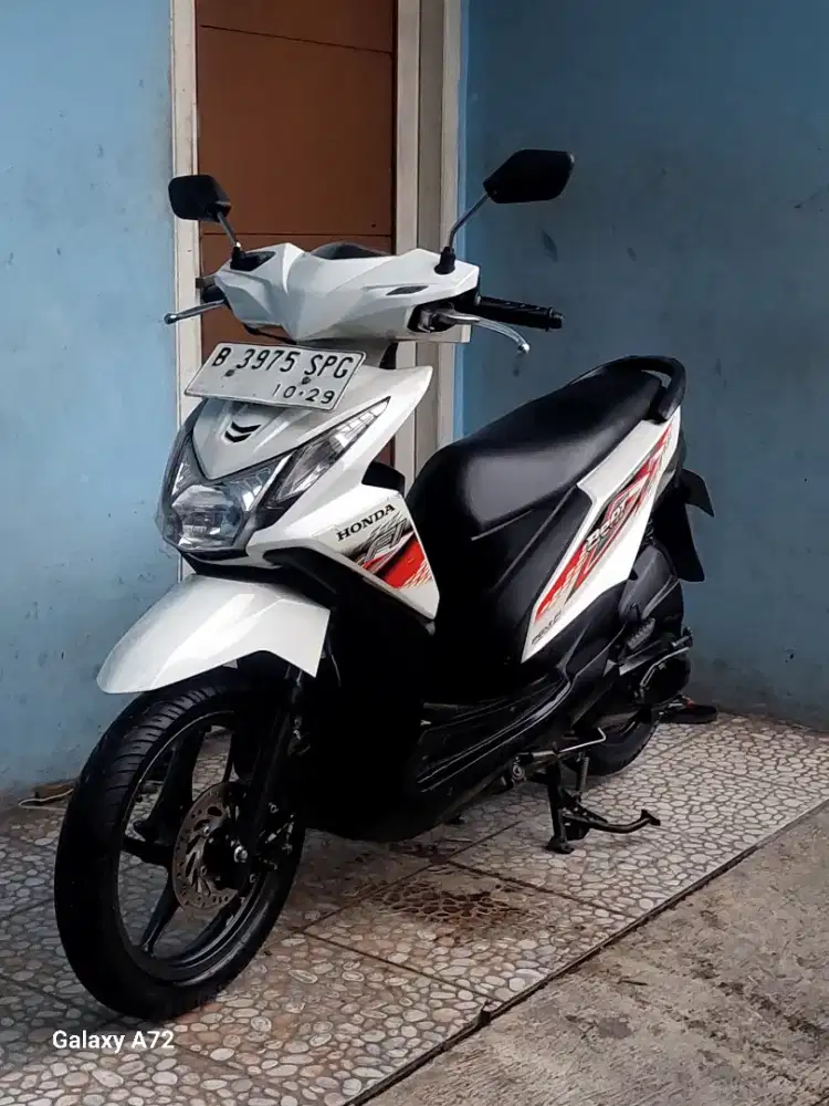 Menerima dan membeli motor honda Beat