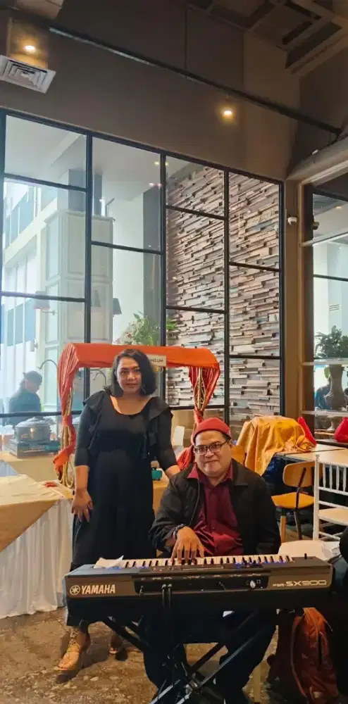 Musik orgen tunggal dan akustik band