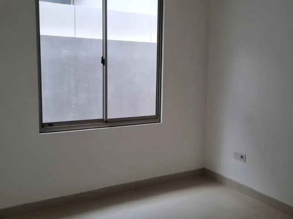 Rumah siap huni di cluster Piano Golf Island - Pantai Indah Kapuk Jakarta Utara