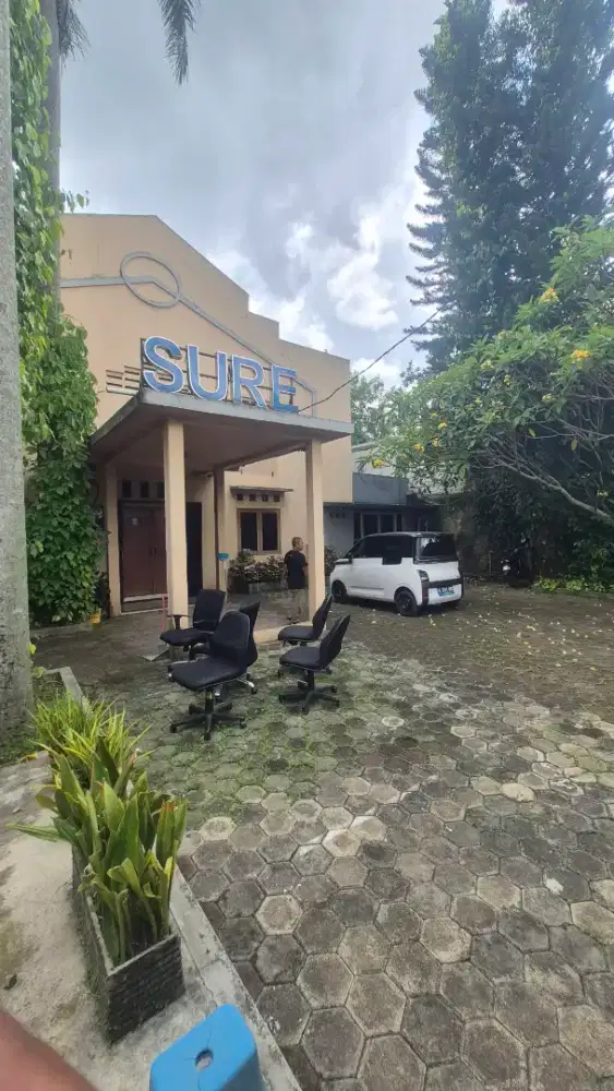 Jual cepat gedung + tanah SHM . di jln raya Binong Karawaci Tangerang