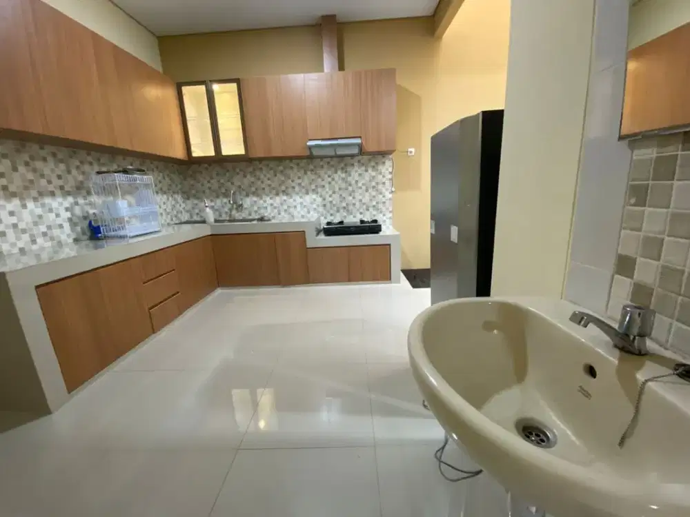 Disewakan Rumah Baru Mewah Elegan di Jatibening Full Furnished