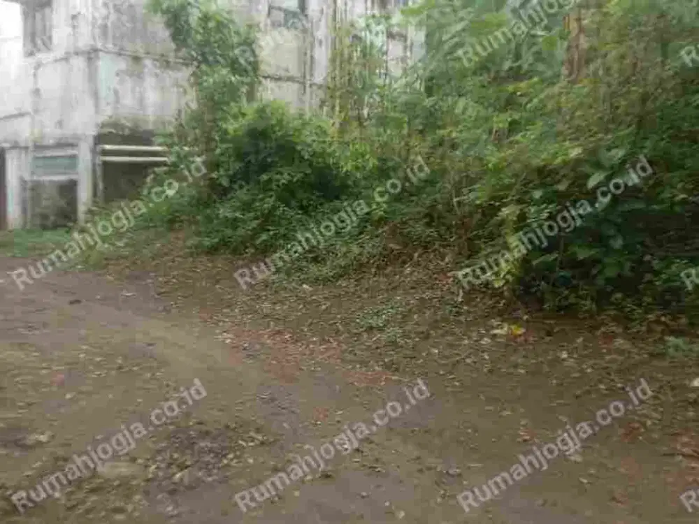 tanah istimewa lingkungan kampus UPN YKPN Atmajaya babarsari seturan