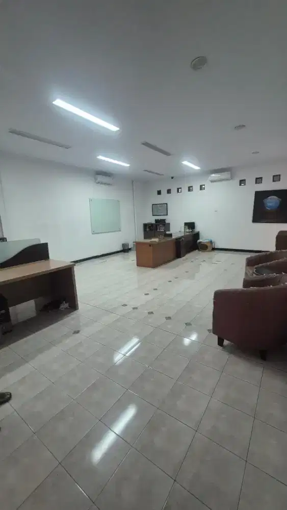 QJual cepat gedung + tanah SHM . di jln raya Binong Karawaci Tangerang