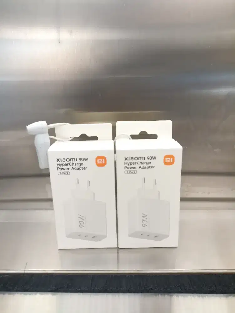 XIAOMI 90W HYPERCHARGE POWER ADAPTER 3 PORT