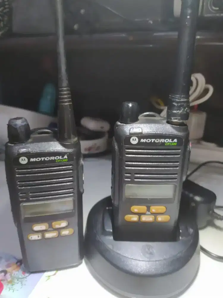 HT Motorola cp 1300 UHF siap pakai komunikasi