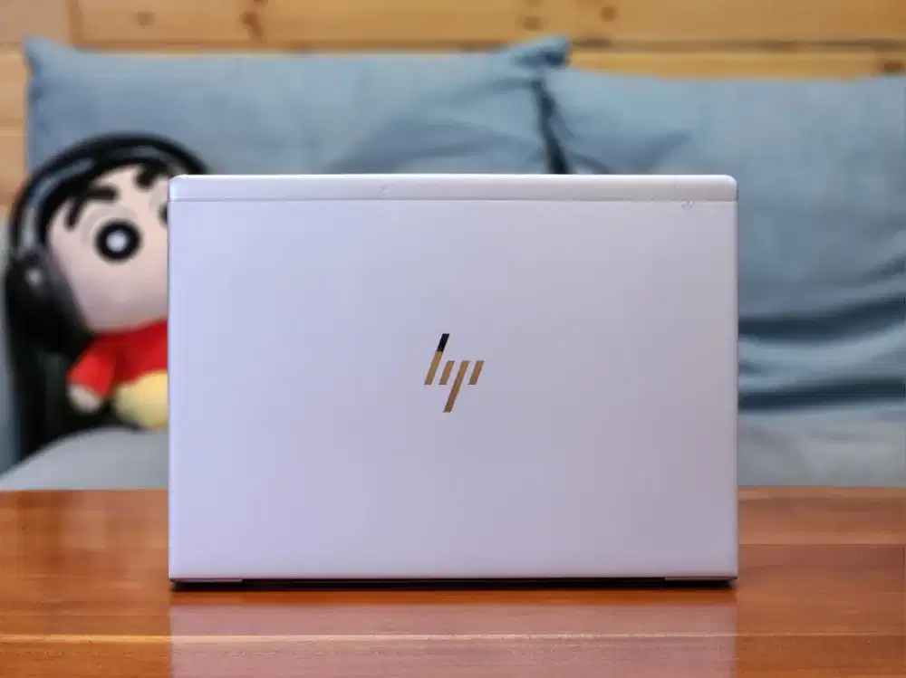 Laptop Editing HP 840 G5 Core i7 8th ATI Radeon RX Layar 120Hz Joss!