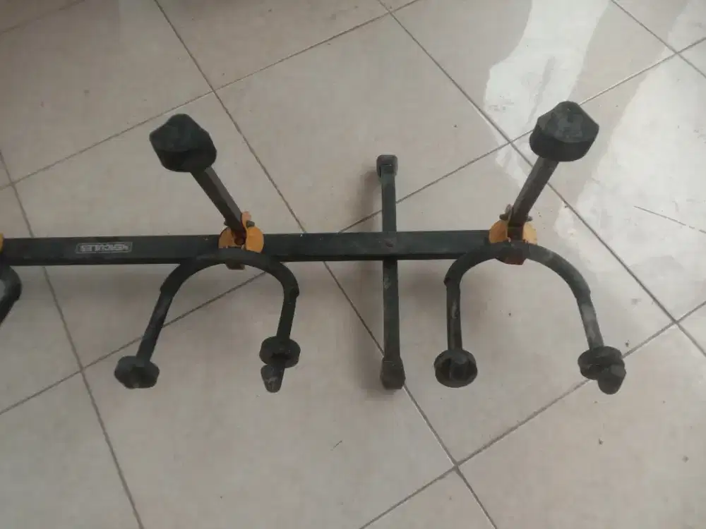 Tempat Dudukan Gitar Hercules