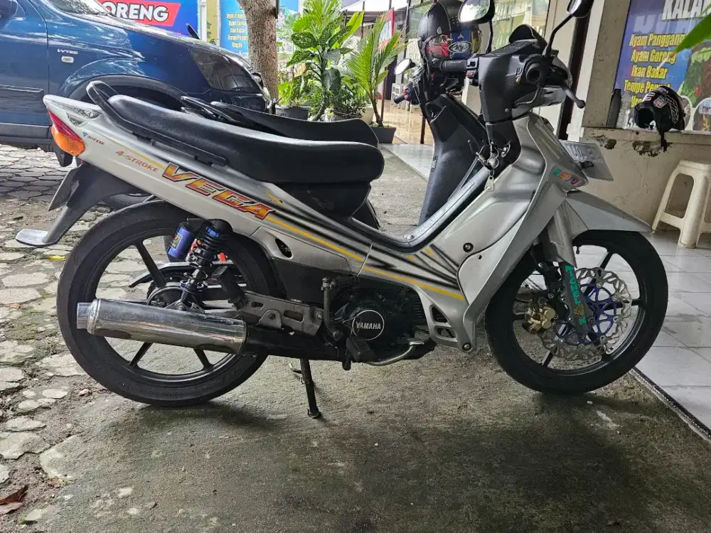 Yamaha vega r lama perak asli