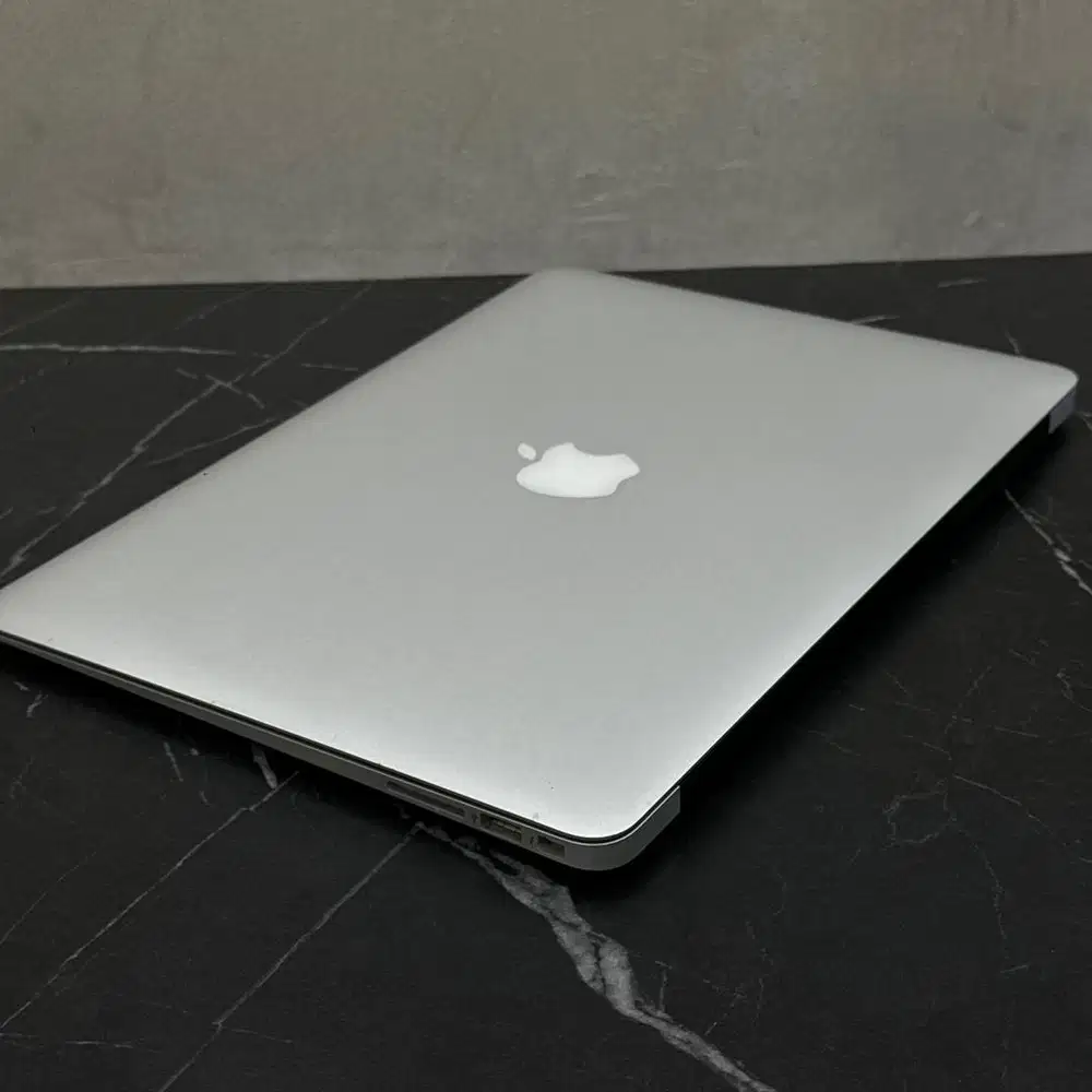 Macbook air 2015 13'in ram 8/128gb normal