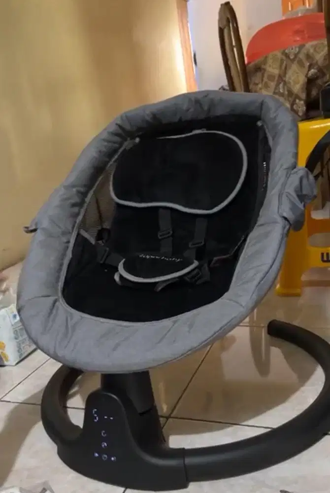 Sugar Baby - Hug Me K-SERIES Automatic Baby Swing Bed